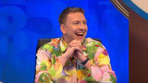8 Out of 10 Cats Does Countdown