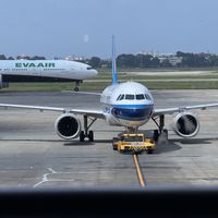 Eva Air B777 and China Southern A320