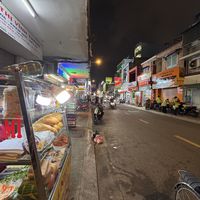 Bánh mì at night