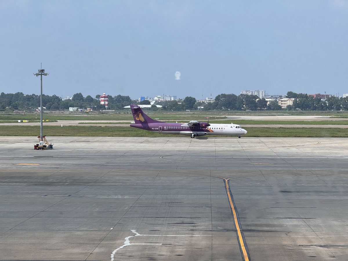 Cambodia Angkor Air ATR-72