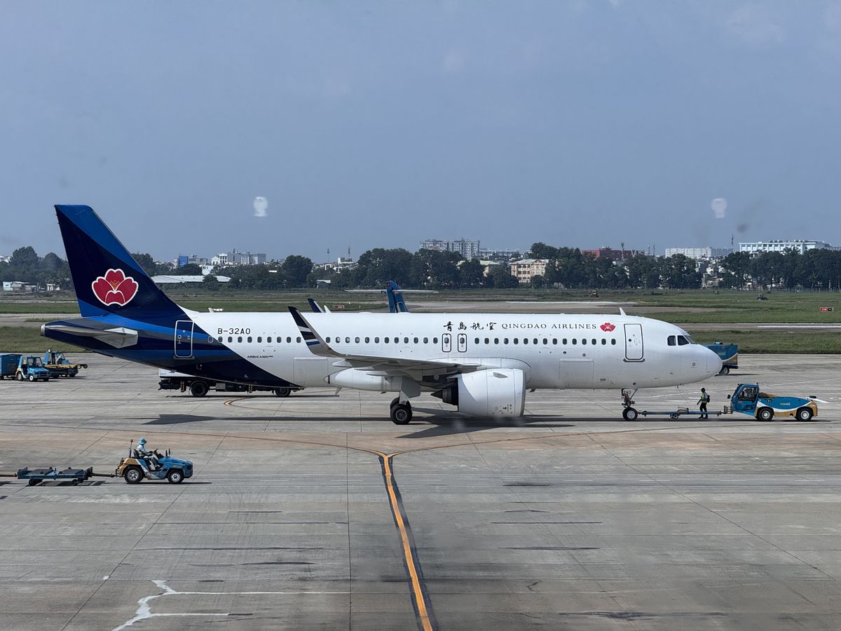 Qingdao Airlines A320